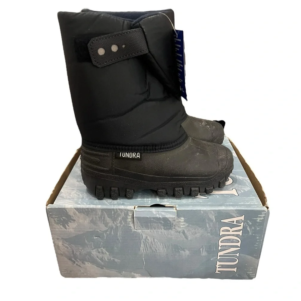 NWT Tundra Toddler Teddy Snow Boots in Navy in size c11